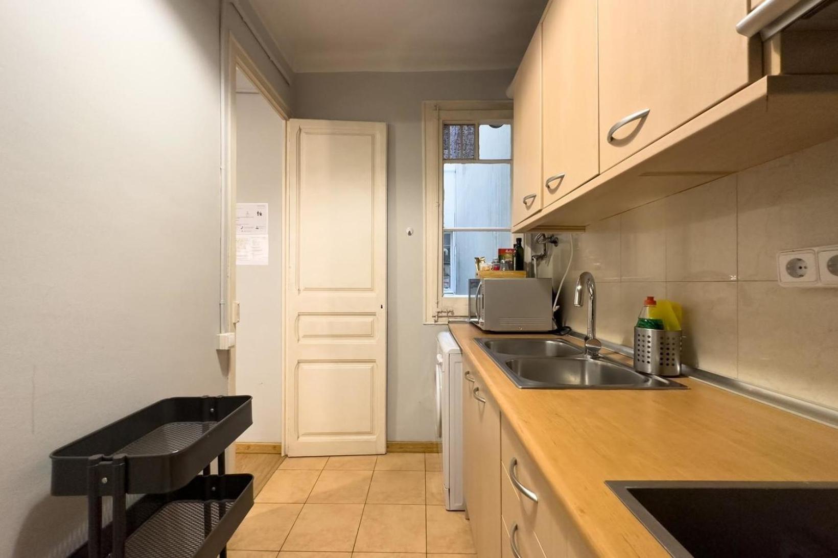 Apartment Fuer 3 Personen Ca 40 Qm In Barcelona-gracia, Costa Brava Costa Del Maresme *